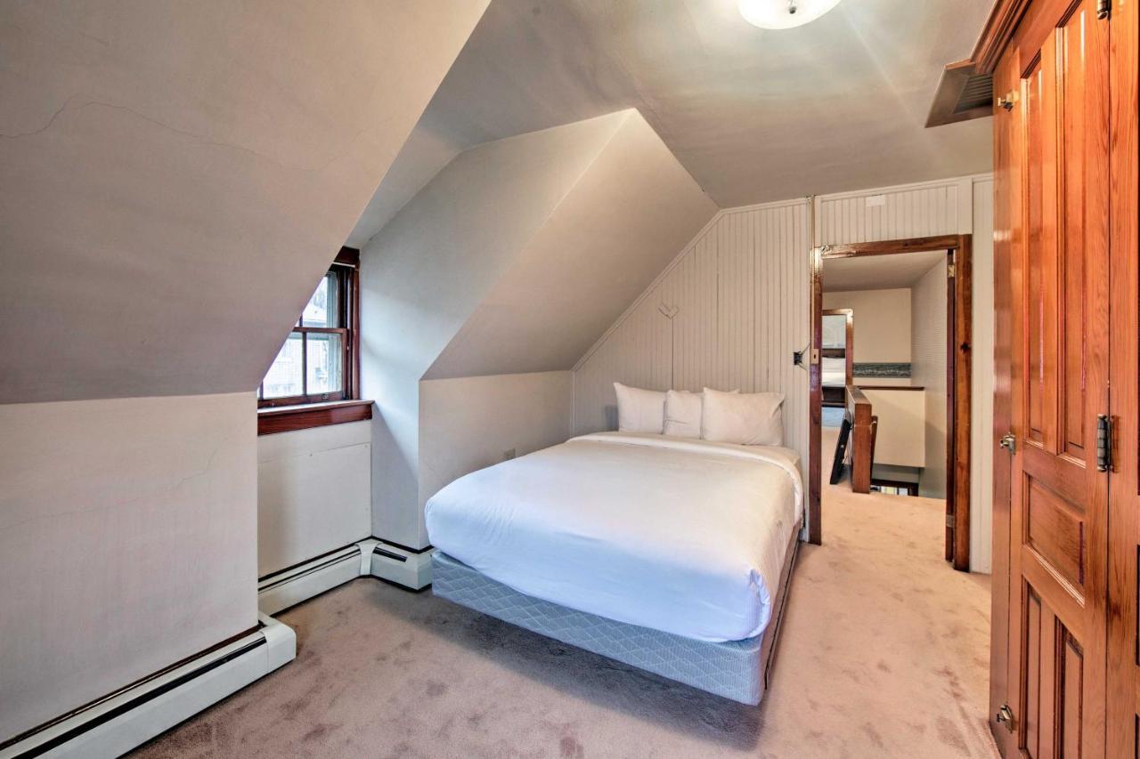 Spacious With Patio - 2 Miles To Pagoda Casa de férias